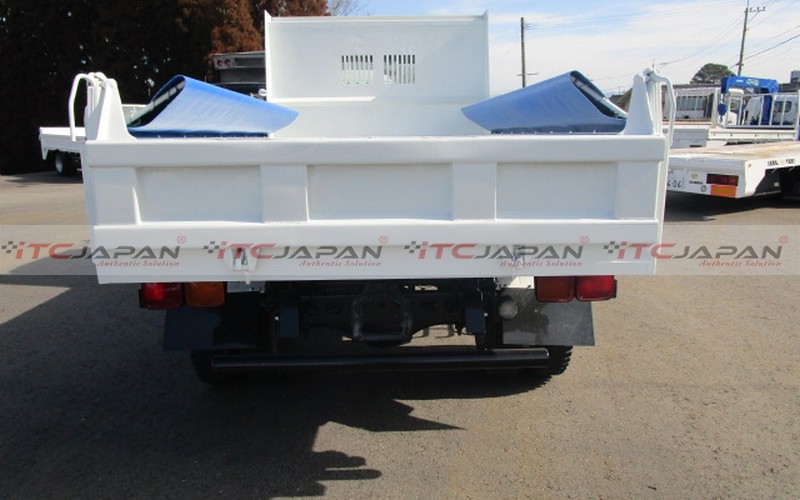 MITSUBISHI FUSO FIGHTER (2004)