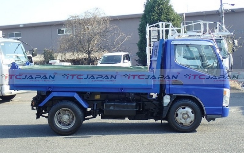 MITSUBISHI CANTER (2004)