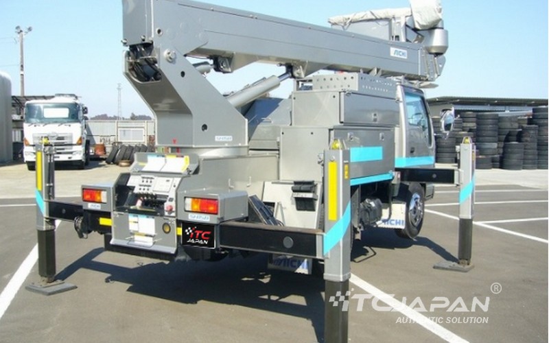 ISUZU ELF (2006)
