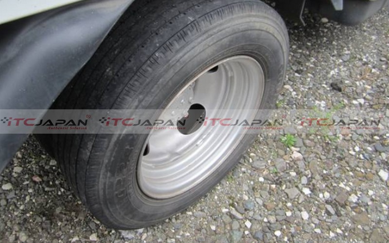 MITSUBISHI CANTER (2006)