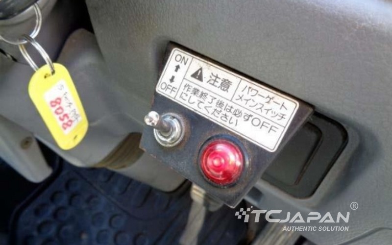 MITSUBISHI CANTER (2003)