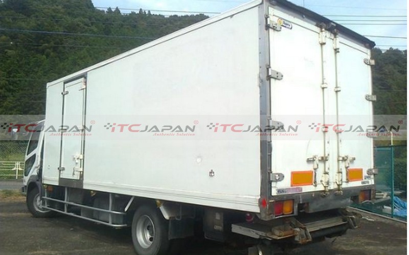 MITSUBISHI FUSO FIGHTER (2002)