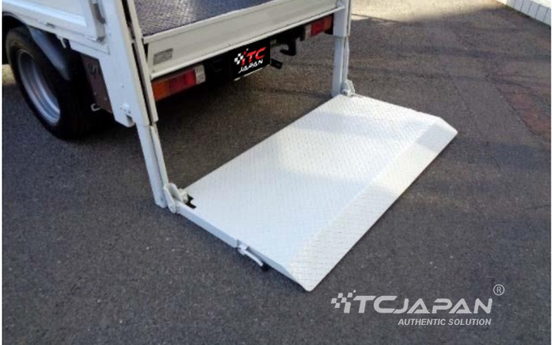 MITSUBISHI CANTER (2003)