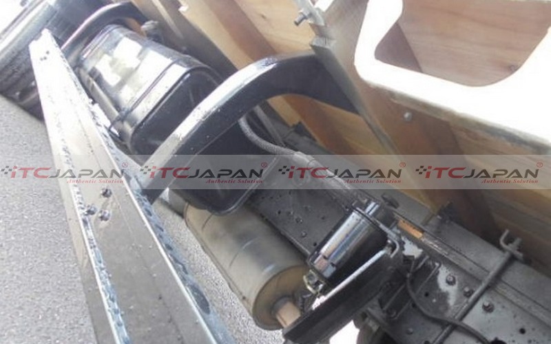 MITSUBISHI CANTER (2003)