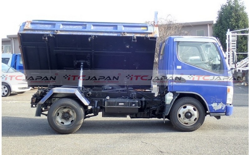 MITSUBISHI CANTER (2004)