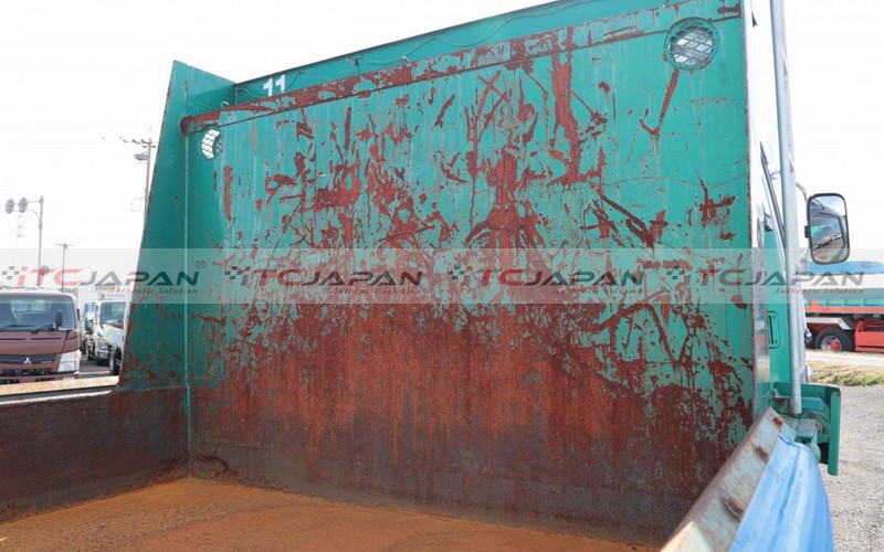 MITSUBISHI FUSO FIGHTER (2002)