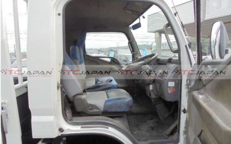 MITSUBISHI CANTER (2003)