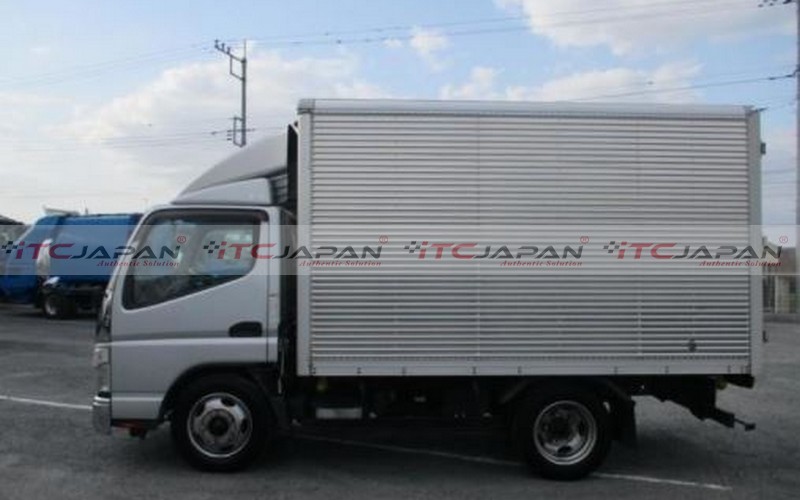 MITSUBISHI CANTER (2008)