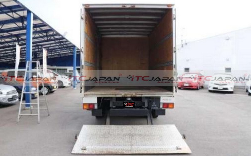 MITSUBISHI CANTER (2007)