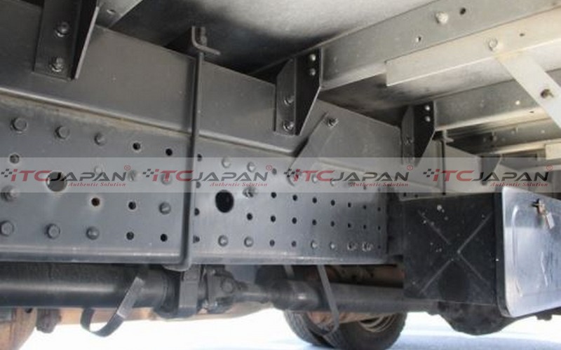 MITSUBISHI CANTER (2011)