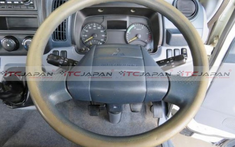 MITSUBISHI CANTER (2011)