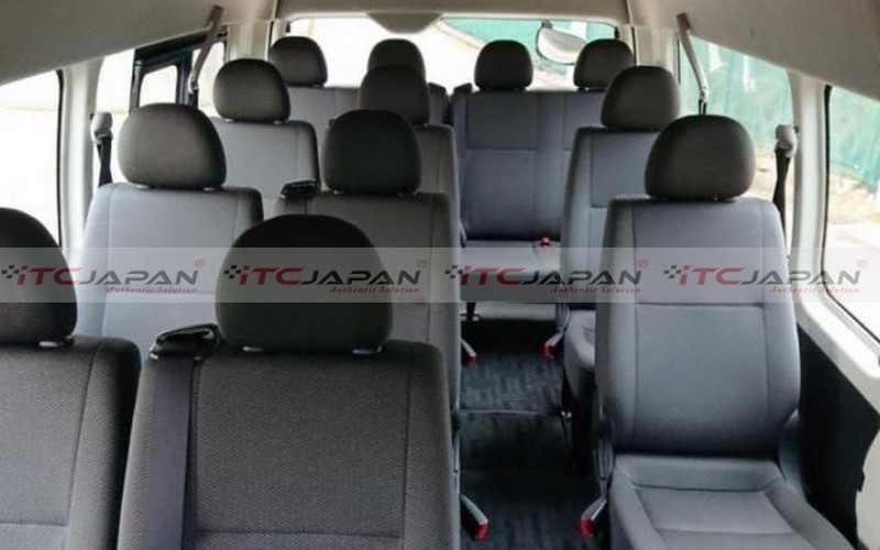 TOYOTA HIACE COMMUTER (2016)