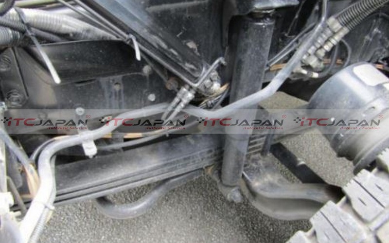 NISSAN U.D TRUCK TRACTOR HEAD (2015)