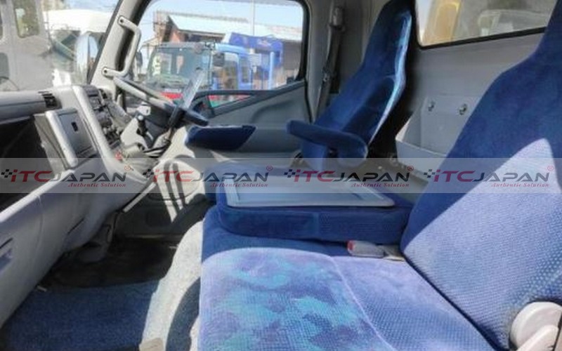 MITSUBISHI CANTER (2003)