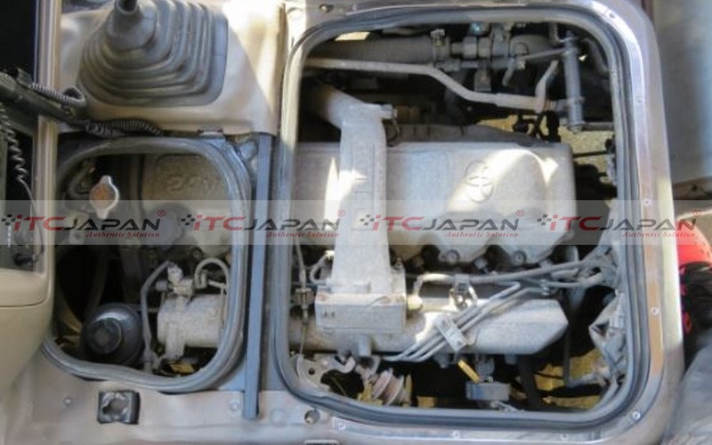 TOYOTA COASTER (1995)
