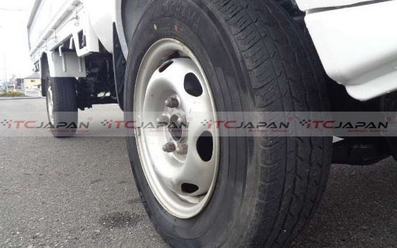 TOYOTA LITEACE TRUCK (2004)