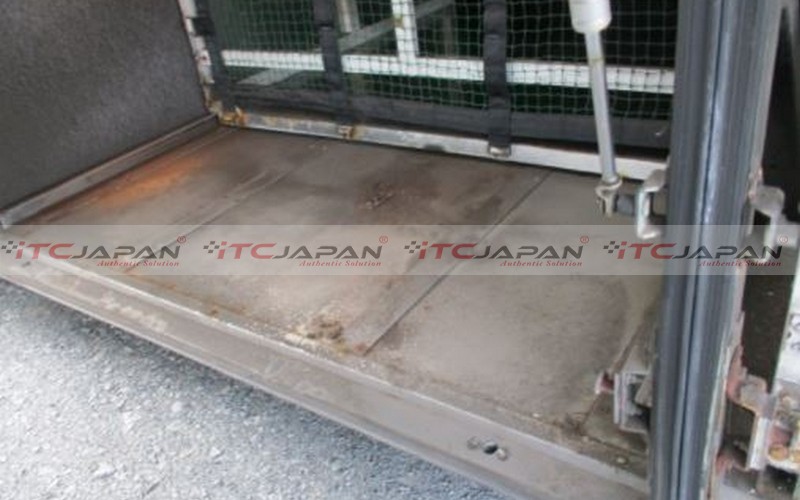 NISSAN BUS (2007)