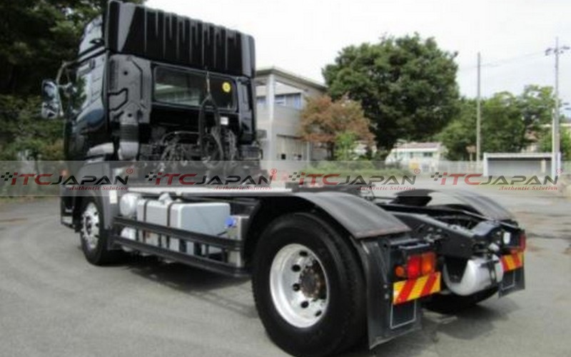 NISSAN U.D TRUCK TRACTOR HEAD (2015)