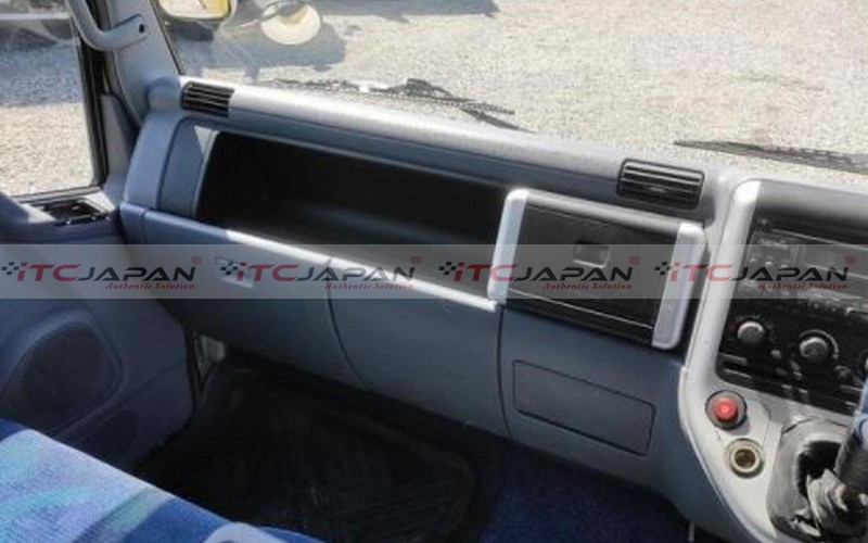 MITSUBISHI CANTER (2003)