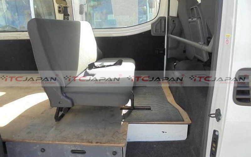 NISSAN CARAVAN VAN (2014)