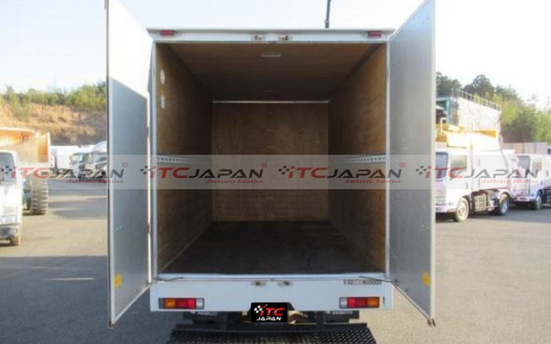 MITSUBISHI FUSO (2015)