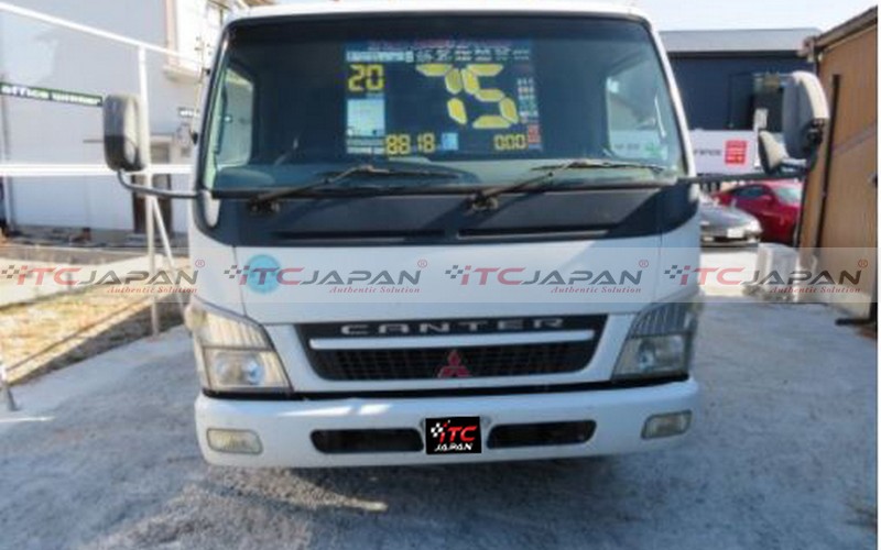 MITSUBISHI CANTER (2004)