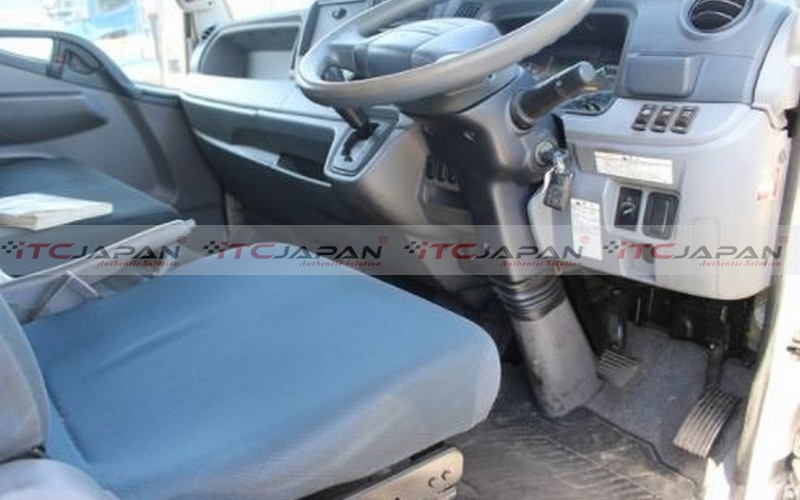 MITSUBISHI CANTER (2011)