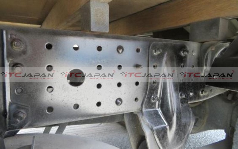 MITSUBISHI CANTER (2011)