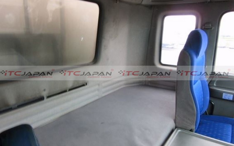ISUZI GIGA FREEZER TRUCK  (2008)