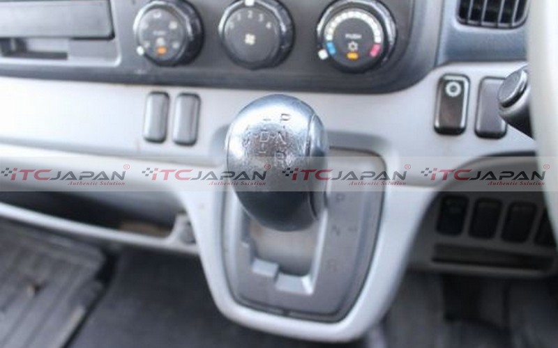 MITSUBISHI CANTER (2011)