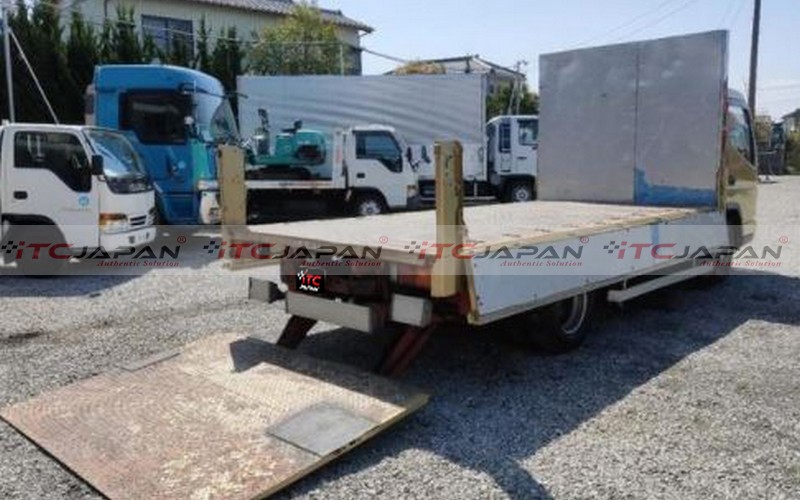 MITSUBISHI CANTER (2003)
