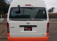 TOYOTA HIACE COMMUTER (2016)