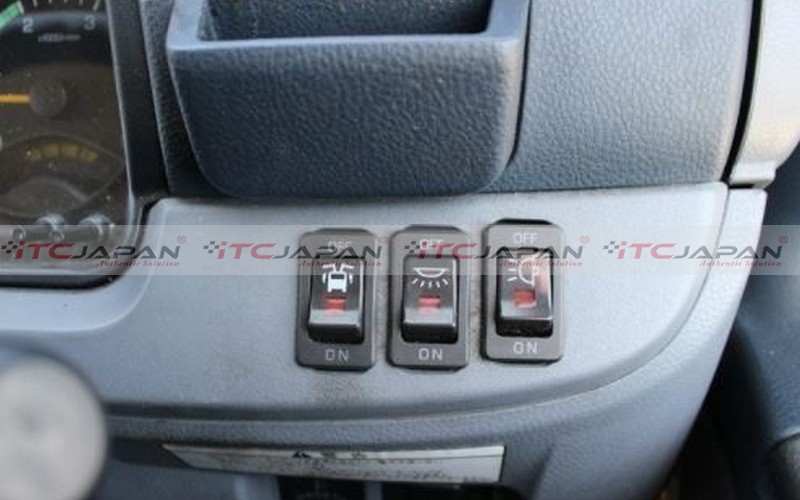 MITSUBISHI CANTER (2011)
