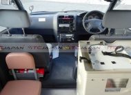 TOYOTA HIACE COMMUTER (2003)