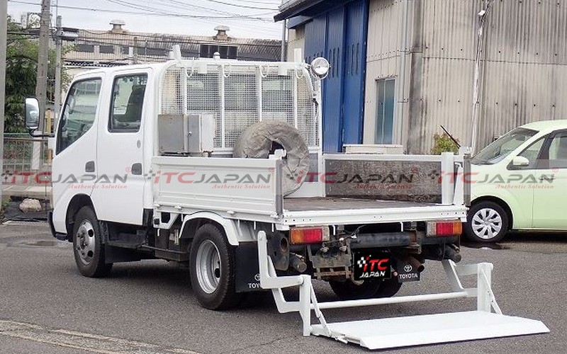TOYOTA DYNA (2004)