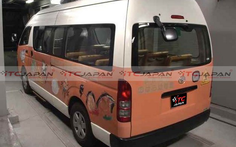 TOYOTA HIACE COMMUTER (2007)