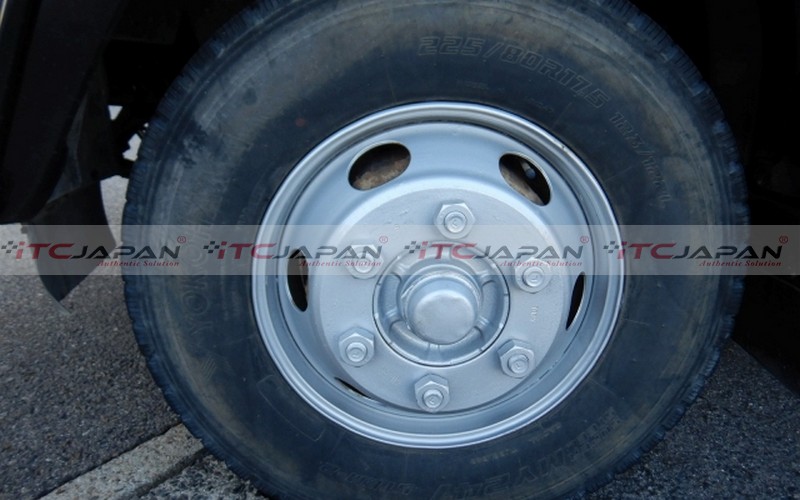 ISUZU FORWARD (2006)