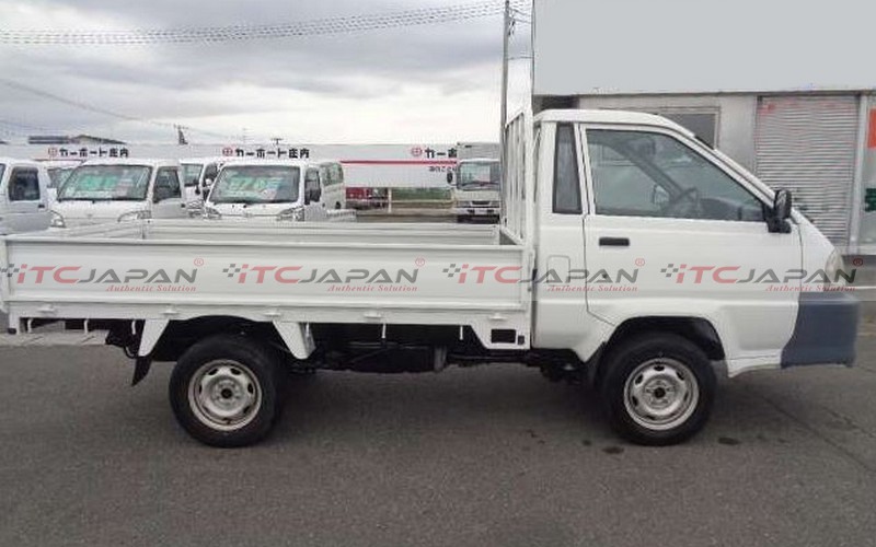 TOYOTA LITEACE TRUCK (2004)