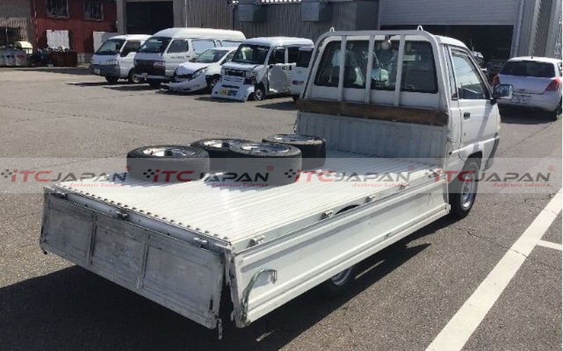 TOYOTA TOWNACE TRUCK (2002)