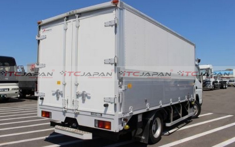 MITSUBISHI CANTER (2011)