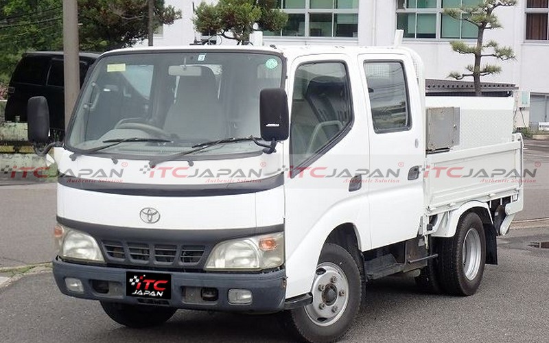 TOYOTA DYNA (2004)