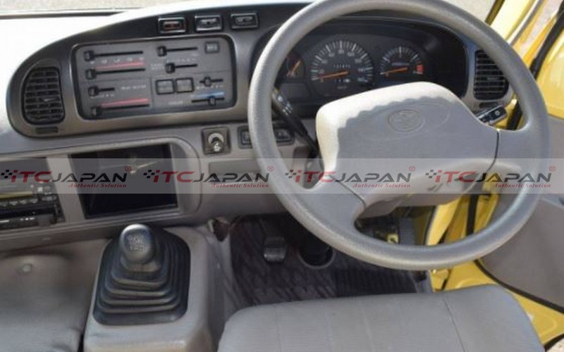 TOYOTA COASTER (2006)