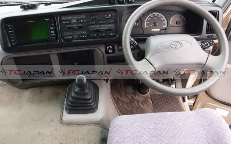 TOYOTA COASTER (2014)