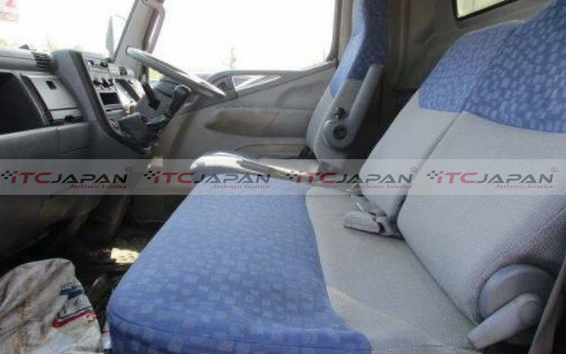 MITSUBISHI CANTER (2003)