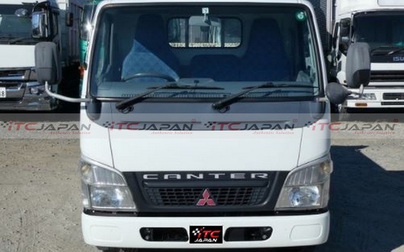 MITSUBISHI CANTER (2004)