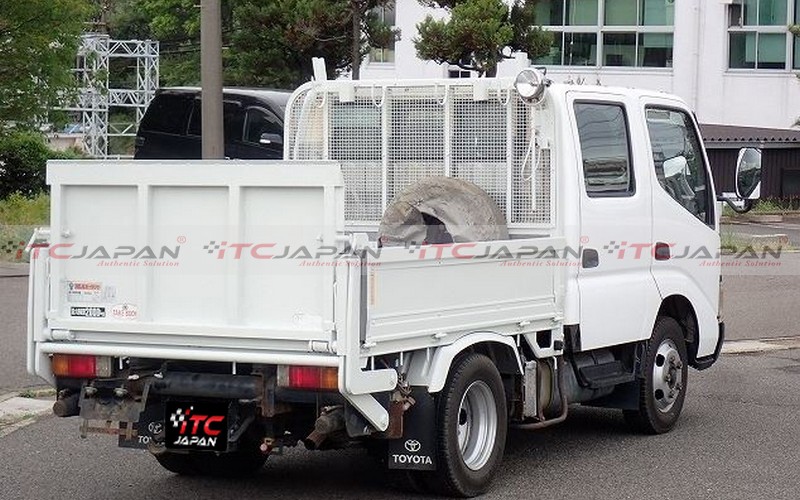 TOYOTA DYNA (2004)