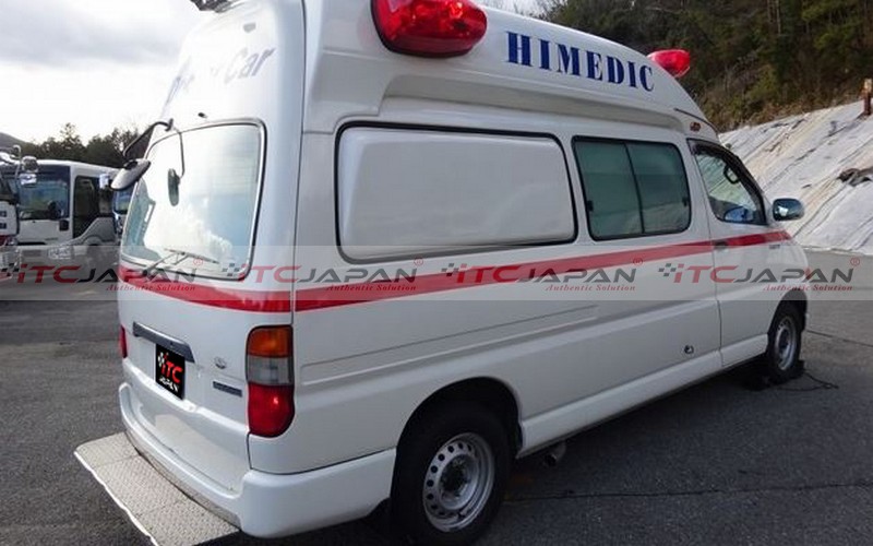 TOYOTA HIACE COMMUTER (2003)