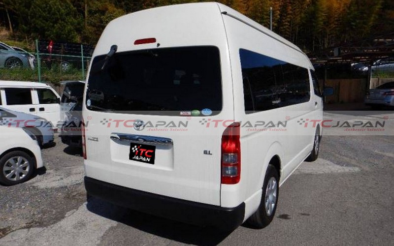 TOYOTA HIACE COMMUTER (2019)