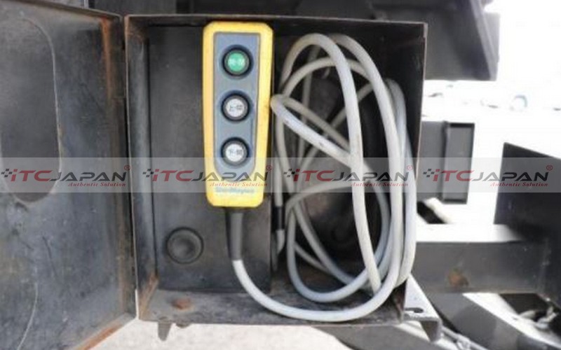 MITSUBISHI CANTER (2007)