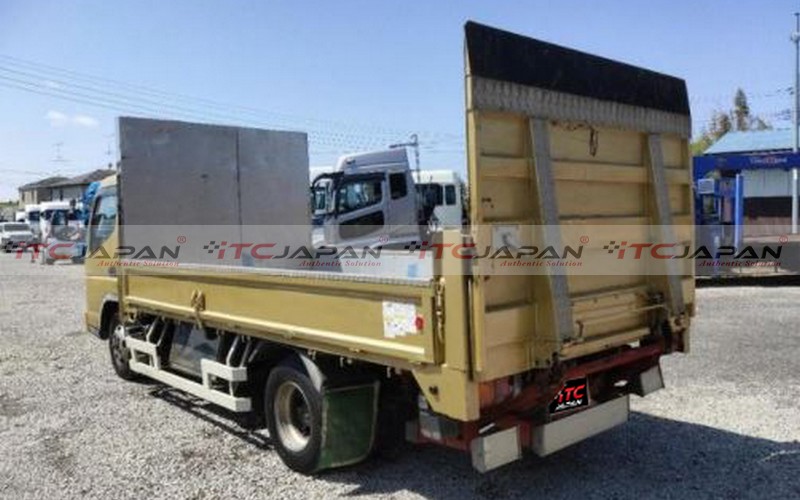 MITSUBISHI CANTER (2003)